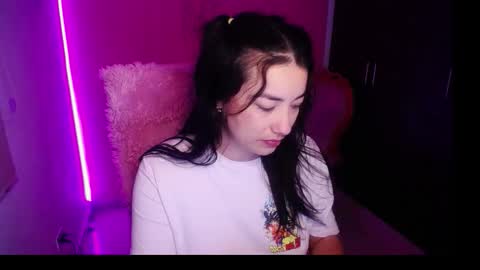 Snapshot of alexxa_1111 chatting on 10/21/25, 11:00 alexxa_1111 online show from 10/21/25, 11:00