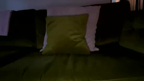 Snapshot of alexxbigg chatting on 10/30/25, 04:19 small cock online show from 10/30/25, 04:19