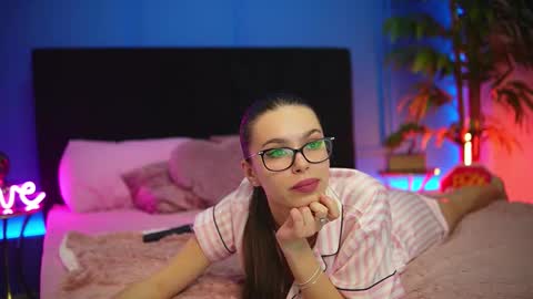 Snapshot of alexxisrae chatting on 11/05/25, 04:34 Alexxis Rae online show from 11/05/25, 04:34