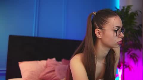 Snapshot of alexxisrae chatting on 12/04/25, 04:33 Alexxis Rae online show from 12/04/25, 04:33