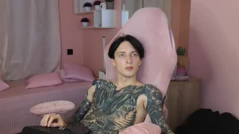 Alex online show from 10/16/25, 04:30