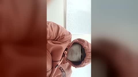 Snapshot of alexxxx1122 chatting on 03/27/26, 06:08 Tooti00 online show from 03/27/26, 06:08