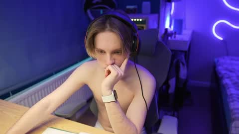 Alexycutie online show from 04/26/26, 02:04