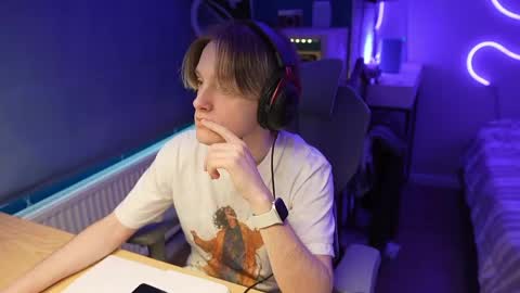 Alexycutie online show from 04/28/26, 08:30