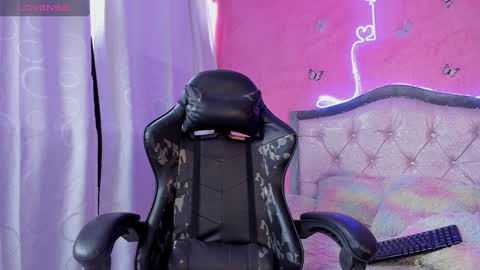 Snapshot of alfresii_rivera chatting on 01/24/25, 03:55 Carolina Join The Fan Club online show from 01/24/25, 03:55