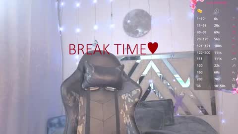 Snapshot of alfresii_rivera chatting on 09/17/25, 02:02 Carolina Join The Fan Club online show from 09/17/25, 02:02