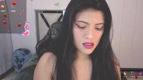 Snapshot of alfresii_rivera chatting on 11/12/25, 02:34 Carolina Join The Fan Club online show from 11/12/25, 02:34