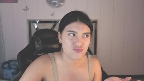 Snapshot of alfresii_rivera chatting on 12/15/25, 02:16 Carolina Join The Fan Club online show from 12/15/25, 02:16