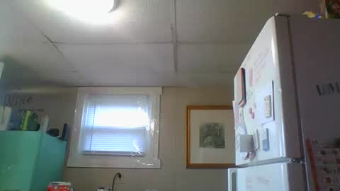 Snapshot of ali_tayler chatting on 10/12/25, 03:33 ali_tayler online show from 10/12/25, 03:33