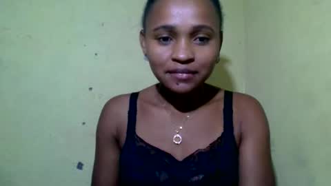 Snapshot of alia411613 chatting on 05/22/26, 02:44 alia411613 online show from 05/22/26, 02:44