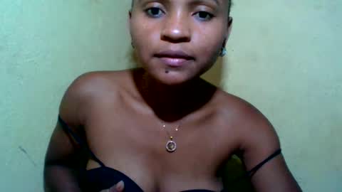Snapshot of alia411613 chatting on 05/23/26, 07:46 alia411613 online show from 05/23/26, 07:46