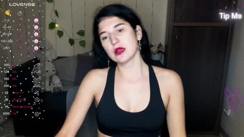 Snapshot of alianna_solo_kiss chatting on 01/03/25, 12:30 Alianna online show from 01/03/25, 12:30