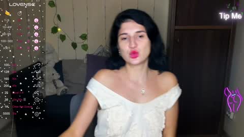Snapshot of alianna_solo_kiss chatting on 01/11/25, 02:58 Alianna online show from 01/11/25, 02:58