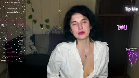 Snapshot of alianna_solo_kiss chatting on 01/13/25, 03:47 Alianna online show from 01/13/25, 03:47