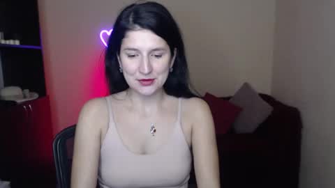 Snapshot of alianna_solo_kiss chatting on 02/02/25, 12:24 Alianna online show from 02/02/25, 12:24