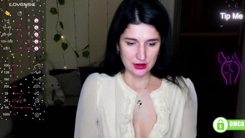 Snapshot of alianna_solo_kiss chatting on 02/05/25, 09:46 Alianna online show from 02/05/25, 09:46
