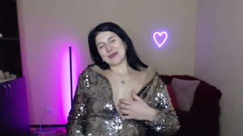 Snapshot of alianna_solo_kiss chatting on 02/19/25, 03:49 Alianna online show from 02/19/25, 03:49