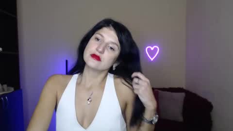 Snapshot of alianna_solo_kiss chatting on 02/23/25, 06:39 Alianna online show from 02/23/25, 06:39