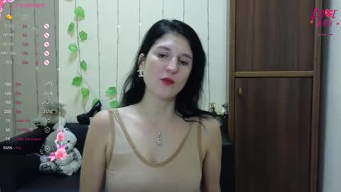 Snapshot of alianna_solo_kiss chatting on 03/07/25, 12:23 Alianna online show from 03/07/25, 12:23