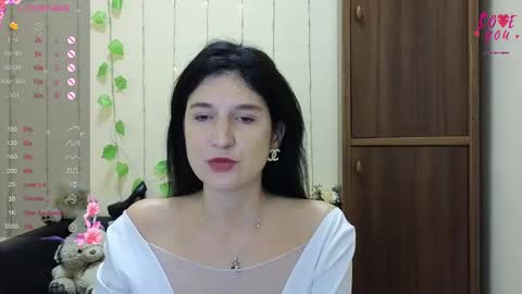 Snapshot of alianna_solo_kiss chatting on 03/08/25, 12:20 Alianna online show from 03/08/25, 12:20