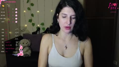 Snapshot of alianna_solo_kiss chatting on 03/12/25, 09:44 Alianna online show from 03/12/25, 09:44