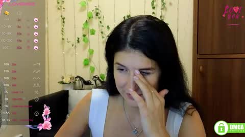 Snapshot of alianna_solo_kiss chatting on 09/16/25, 11:11 Alianna online show from 09/16/25, 11:11