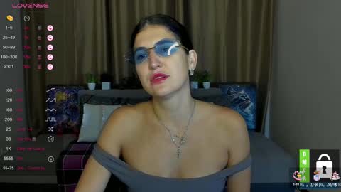 Snapshot of alianna_solo_kiss chatting on 09/23/25, 05:32 Alianna online show from 09/23/25, 05:32