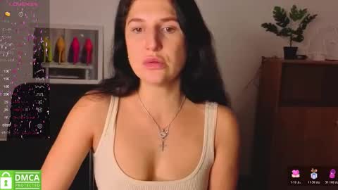 Alianna online show from 12/19/25, 12:23