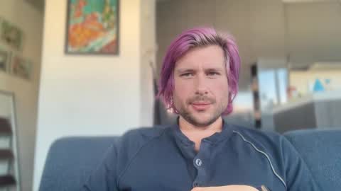 Snapshot of alibastersword chatting on 12/17/24, 11:16 Luke online show from 12/17/24, 11:16