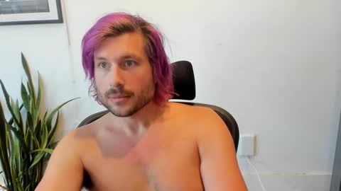 Snapshot of alibastersword chatting on 01/15/25, 10:57 Luke online show from 01/15/25, 10:57