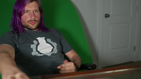 Snapshot of alibastersword chatting on 02/18/26, 04:19 Luke online show from 02/18/26, 04:19