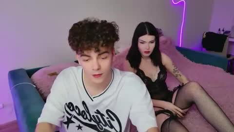 Snapshot of alice118james chatting on 11/07/25, 12:05 alice and james online show from 11/07/25, 12:05