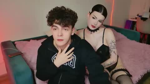 Snapshot of alice118james chatting on 11/09/25, 04:49 alice and james online show from 11/09/25, 04:49