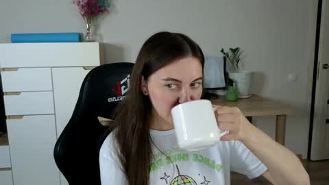 Alice online show from 09/08/25, 04:39