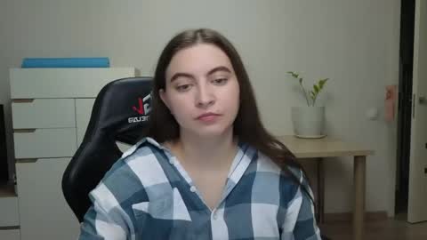 Alice online show from 04/15/26, 06:15