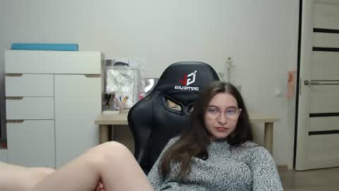 Snapshot of alice_________________________ chatting on 07/08/26, 05:06 Alice online show from 07/08/26, 05:06