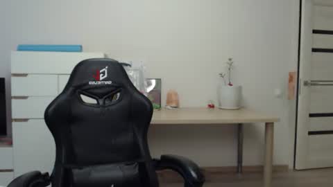 Snapshot of alice_________________________ chatting on 07/12/26, 08:49 Alice online show from 07/12/26, 08:49