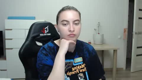 Snapshot of alice_________________________ chatting on 07/15/26, 02:33 Alice online show from 07/15/26, 02:33