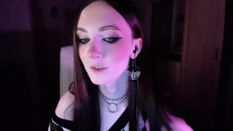 Snapshot of alice__aris chatting on 09/13/25, 07:24 Alice Aris online show from 09/13/25, 07:24