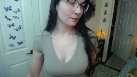 Snapshot of alice_asks chatting on 05/24/26, 03:55 Alice Asks online show from 05/24/26, 03:55