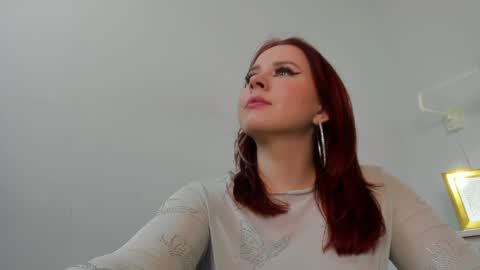 Snapshot of alice_bess chatting on 12/30/24, 02:19 Alice.....Welcome to my room Lets get to know each other better and have an unforgettable time online show from 12/30/24, 02:19