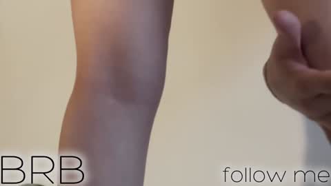 Snapshot of alice_bess chatting on 01/22/25, 01:11 Alice.....Welcome to my room Lets get to know each other better and have an unforgettable time online show from 01/22/25, 01:11