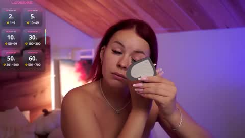 Snapshot of alice_bess chatting on 10/01/25, 09:15 Alice.....Welcome to my room Lets get to know each other better and have an unforgettable time online show from 10/01/25, 09:15