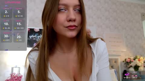 Snapshot of alice_charmy chatting on 01/29/25, 08:18 Alice in Wonderland online show from 01/29/25, 08:18