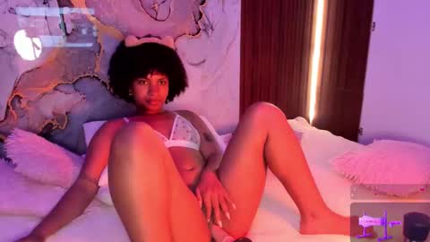 Mey online show from 10/15/25, 10:32