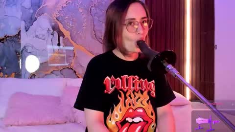 Mey online show from 10/22/25, 02:56