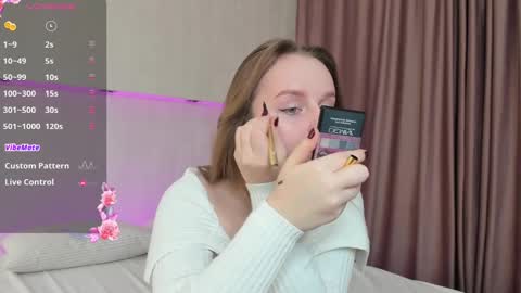 Snapshot of alice_diva chatting on 12/13/24, 01:15 Alice GMT2 Mon 3-9 AM Tue 3-9 AM Fri 3-9 AM Sat 3-9 AM Sun 3-9 AM online show from 12/13/24, 01:15