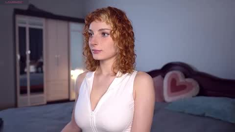 Snapshot of alice_edward chatting on 10/28/25, 08:00 DONT YOU DARE NOT SEEING MY BIRTHDAY STREAM NOVEMBER 12 ILL BE 21 1400 GMT-5 CHECK MY LOVENSE WISHLIST online show from 10/28/25, 08:00