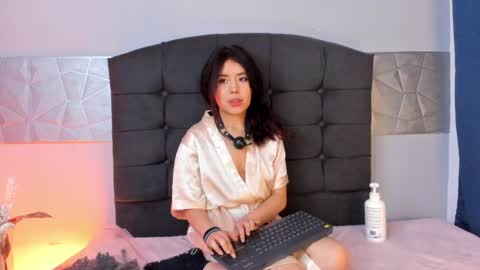  Alice Evans online show from 01/17/25, 10:33