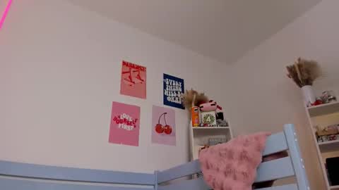 Snapshot of alice_forfun chatting on 10/14/25, 05:30 Alichery online show from 10/14/25, 05:30